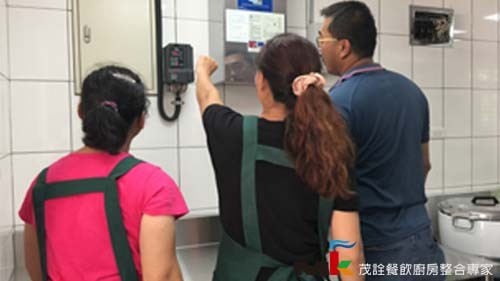 國小午餐廚房設備完工教育訓練產品圖